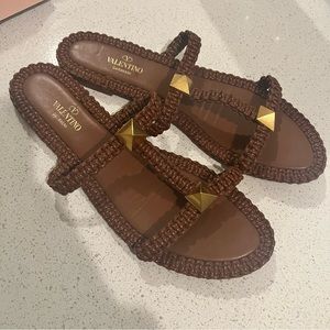 Valentino Roman Stud Leather Sandals Size 39.5